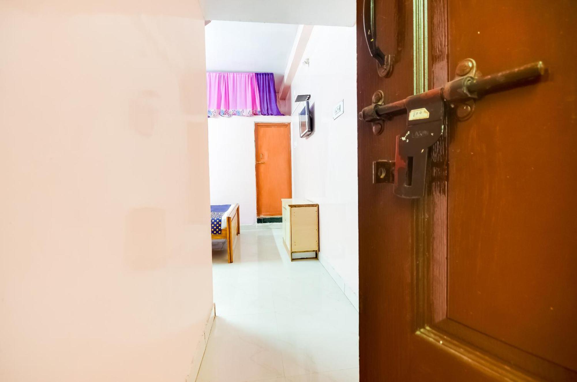 Hotel O Sri Murugan Lodge โคอิมบาทอร์ ภายนอก รูปภาพ